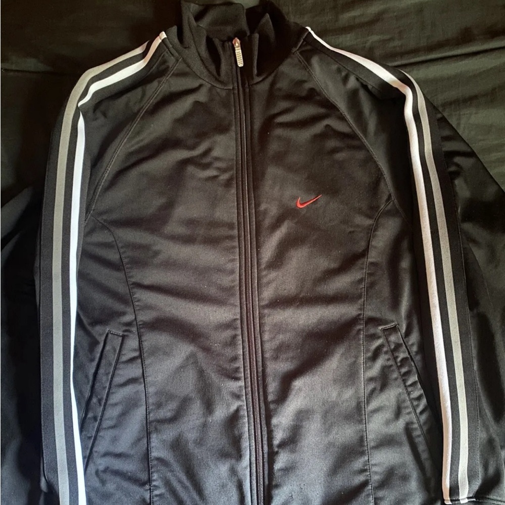 Nike men’s tracksuit style with stripes swoosh logo vintage size M